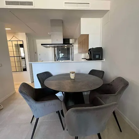 Nerea Beachfront Direct Access Διαμέρισμα *